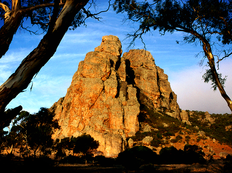 realestatedemands | Watch Rock Climbers at Mount Arapiles: Observe climbers at Mount Arapiles